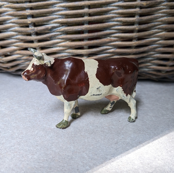 Vintage lead bull farm figure Britain made in England - Picture 2 of 6